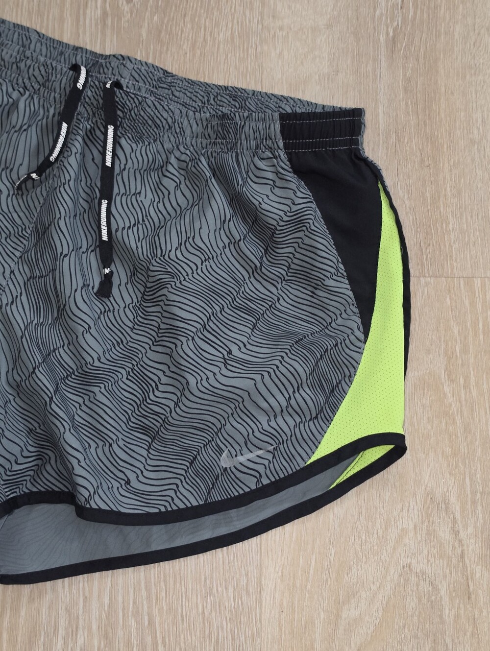 Nike Dri Fit Running Shorts Size M - Picture 2 of 4